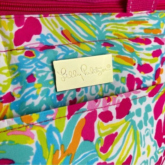 Lilly Pulitzer Insulated Beach Cooler Spot Ya Pink Colorway - Picture 3 of 10